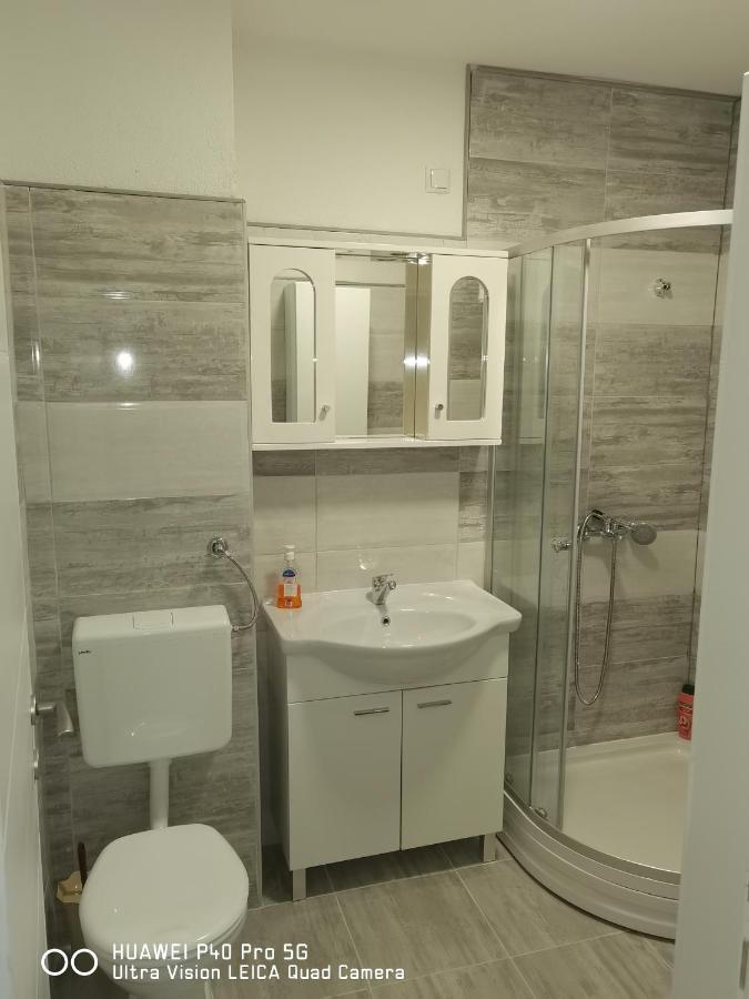 Apartmens Una ボサンスカ・クルパ エクステリア 写真